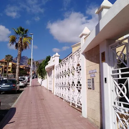 Apto. Pina De Mar 아파트 아데제